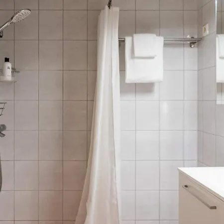 Great Location Between Ratina And Nokia Arena Apartmán *